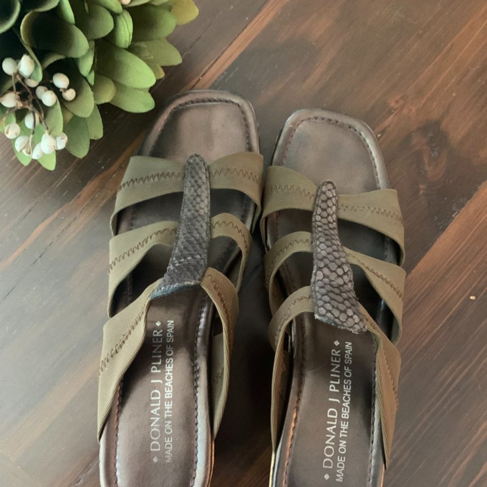 Donald Pliner Made on the Beaches of Spain Sandals